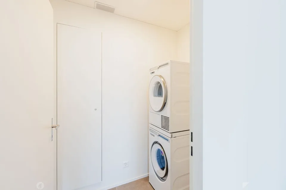 EINZIGARTIGES ÖKOLOGISCHES WOHNERLEBNIS - 5.5 Zimmerwohnung mit grossem Terrassensitzplatz – Foto 6 von 11
