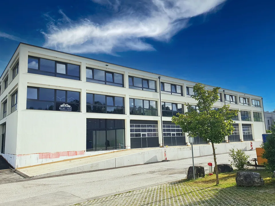Commerciale/Laboratorio 183 m2 - Contratto di Locazione Flessibile