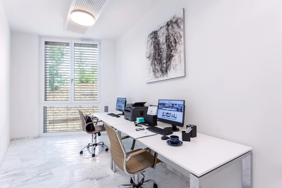 Rent a 11m² office in St. Sulpice