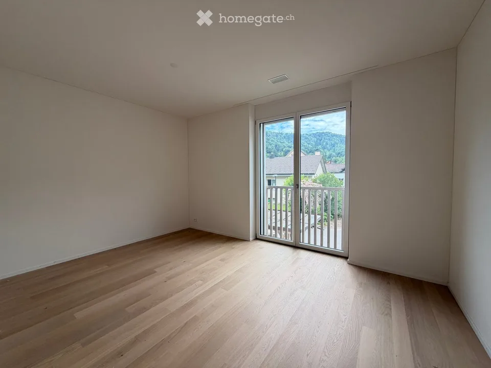Appartamento nuovo di 3,5 locali luminoso con balcone a Zell ZH