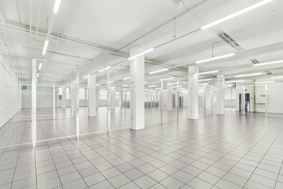 135m2 d'espace de stockage dans un emplacement idéal près de l'A14 – photo 10 sur 13