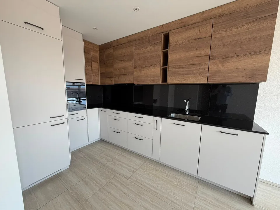 Appartement de 3,5 pièces en attique au 3e étage à Bettwiesen – disponible immédiatement