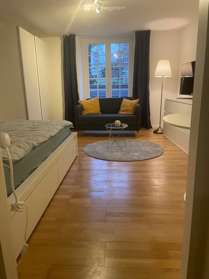 Gemütliche 1 Z. Wohnung zum Hinterhof / Cozy 1 room apartment facing back yard