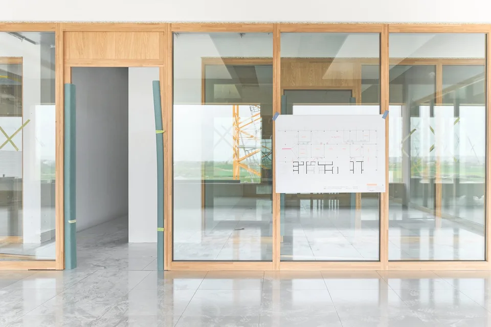 1'450 m² showroom on the ground floor: showroom, café or practice in Main Campus, Basel – photo 15 of 18