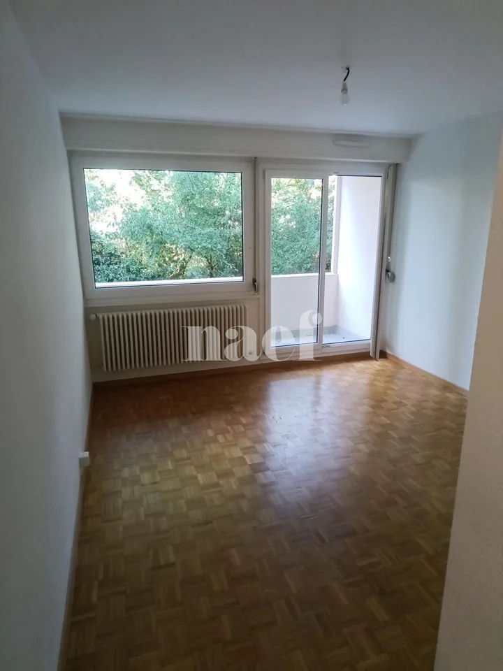 Two-room apartment with balcony!