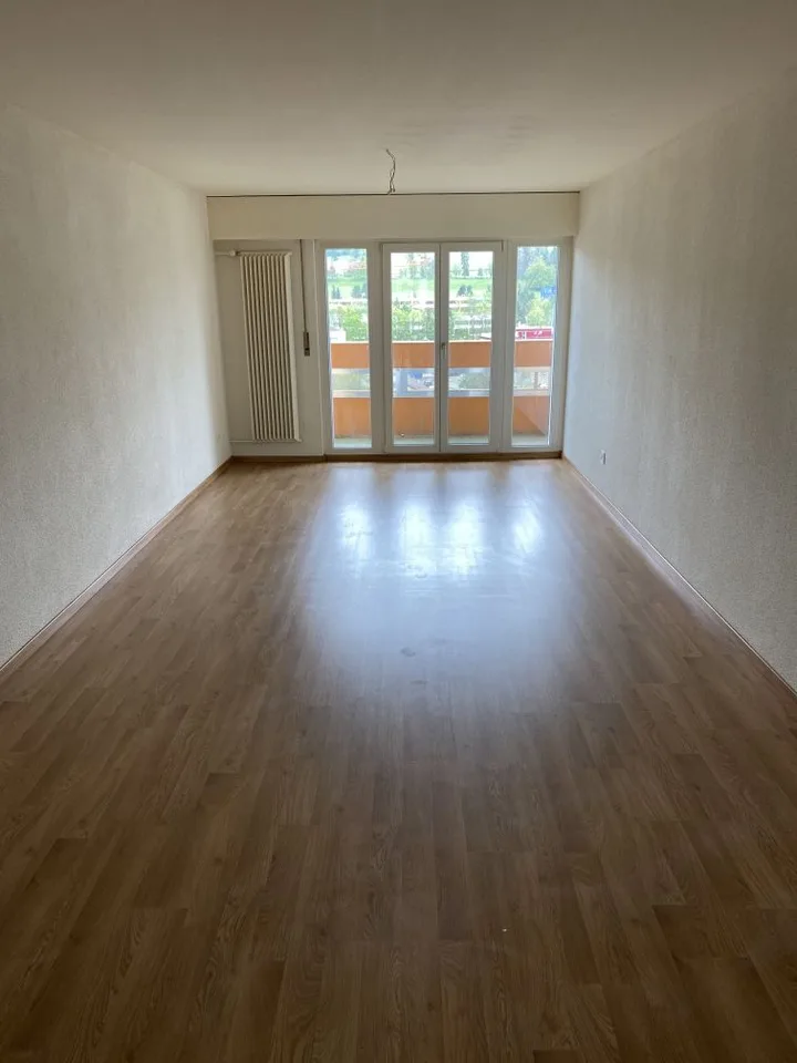 Moderne 3.5-Zimmer-Wohnung mit Balkon in La Chaux-de-Fonds – Foto 6 von 7