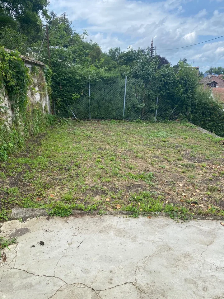Mehr als zwei Plätze verfügbar! Entdecken Sie einen Garten, einen wahren Friedensort, mitten im Herzen der Stadt Freiburg!