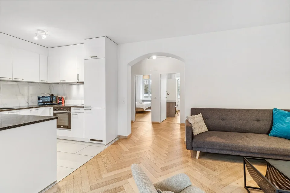 ✨ Appartamento 2 Camere Moderno in Affitto a Zurigo – Posizione Ideale & Completamente Ristrutturato ! ✨