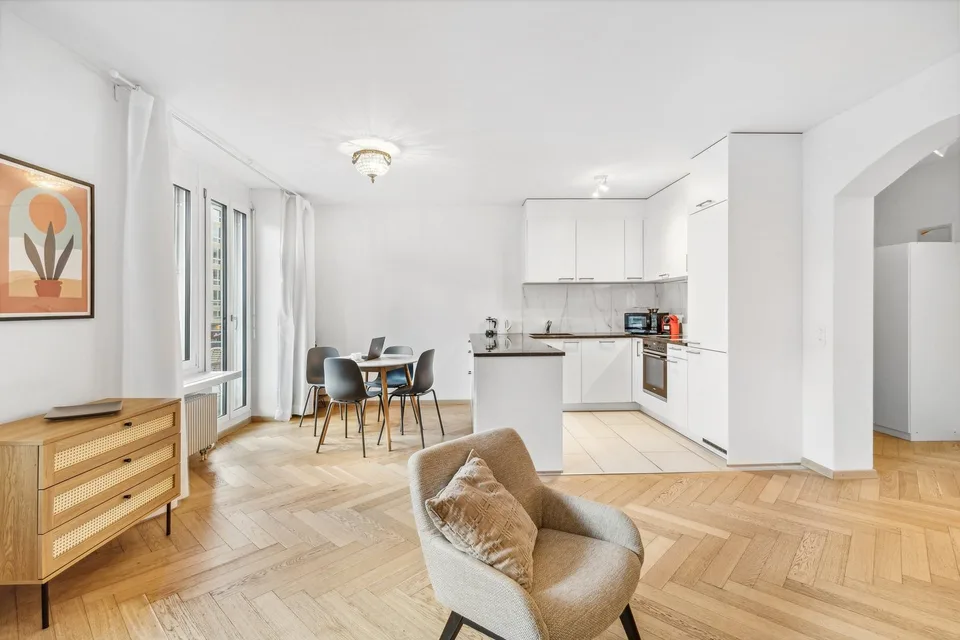 ✨ Appartamento 2 Camere Moderno in Affitto a Zurigo – Posizione Ideale & Completamente Ristrutturato ! ✨
