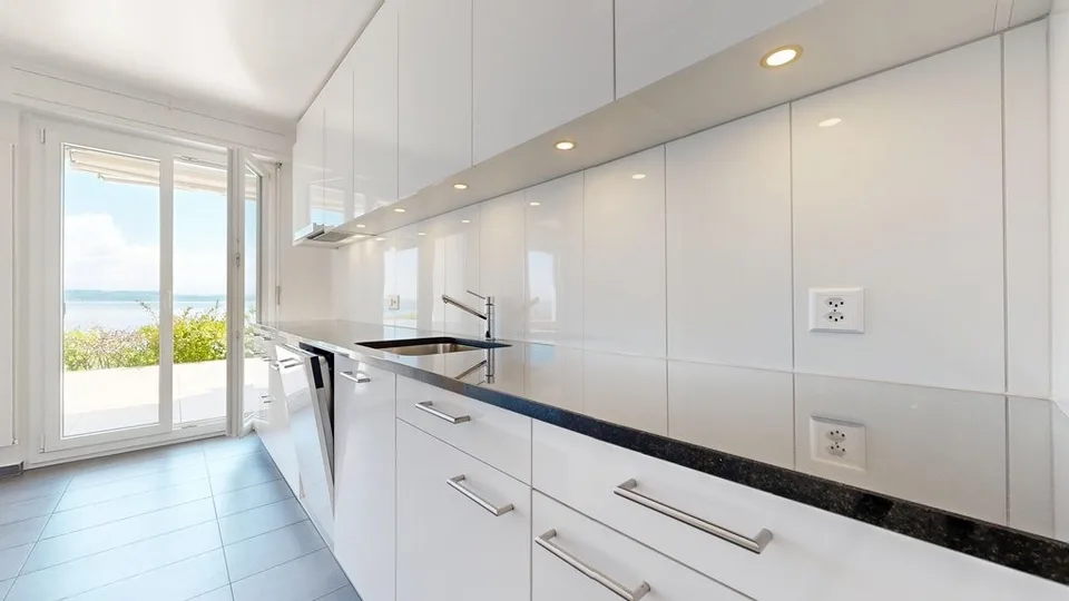Appartamento con vista eccezionale sul lago!