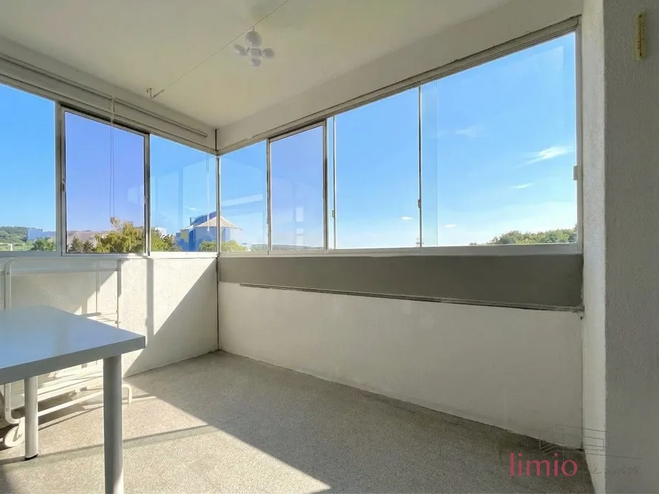 Appartement lumineux de 4,5 pièces rénové avec balcon SW à louer à Frauenfeld