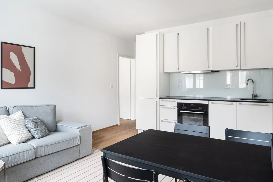 Charming 2.5-Room Apartment in Historic Basel Building