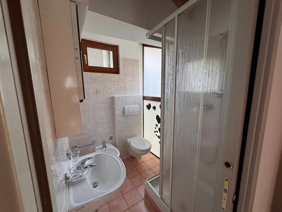 Sigirino – 4,5 Lokale auf zwei Ebenen mit Balkon