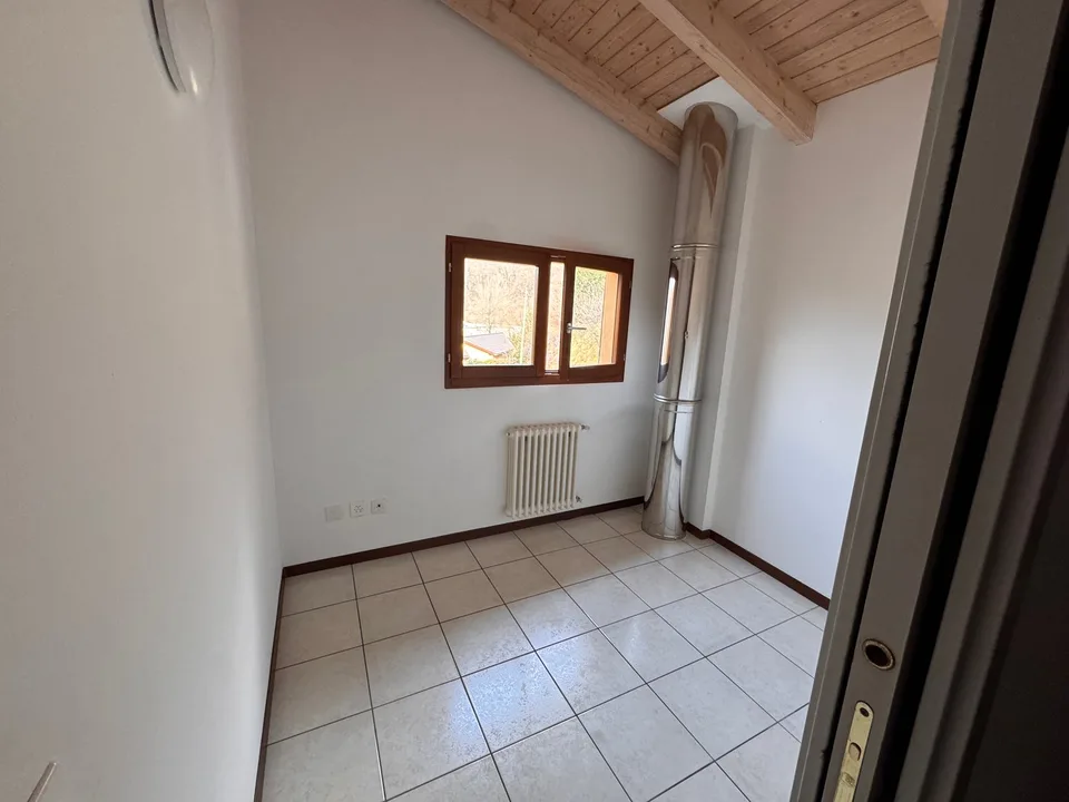 Sigirino – 4,5 Lokale auf zwei Ebenen mit Balkon – Foto 8 von 8
