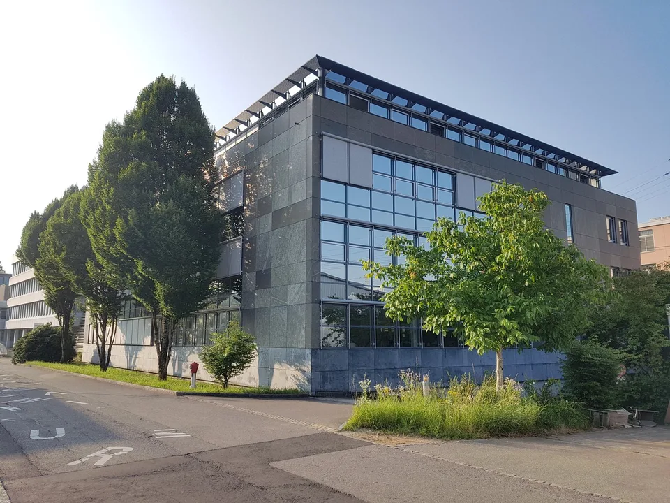Büro oder Arztpraxis im Attikageschoss mit 163 m2 Terrasse
