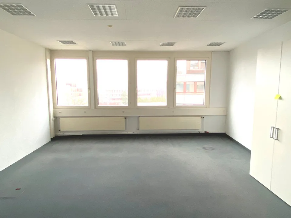 Moderne Büro- und Lagerräume in Glattbrugg - vis-a-vis Bahnhof Glattbrugg – Foto 6 von 22