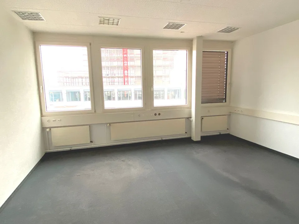 Moderne Büro- und Lagerräume in Glattbrugg - vis-a-vis Bahnhof Glattbrugg – Foto 7 von 22