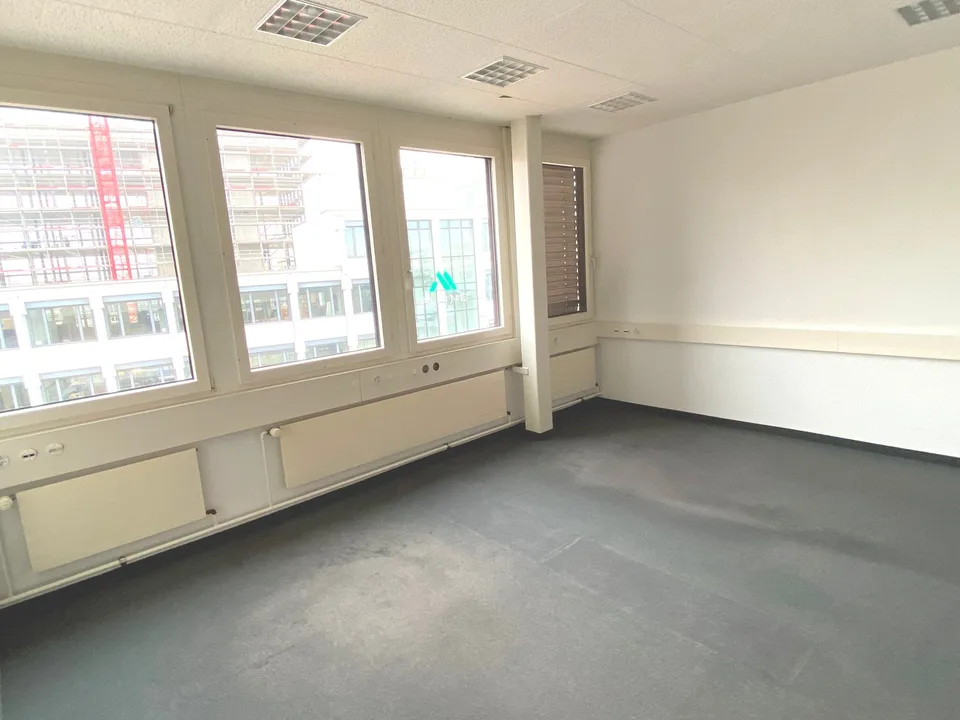 Moderne Büro- und Lagerräume in Glattbrugg - vis-a-vis Bahnhof Glattbrugg – Foto 8 von 22