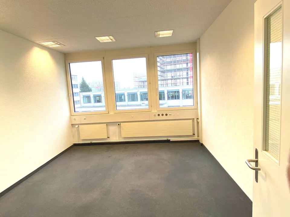 Moderne Büro- und Lagerräume in Glattbrugg - vis-a-vis Bahnhof Glattbrugg – Foto 11 von 22