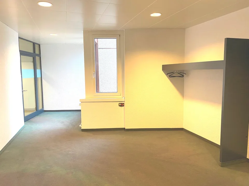Moderne Büro- und Lagerräume in Glattbrugg - vis-a-vis Bahnhof Glattbrugg – Foto 14 von 22