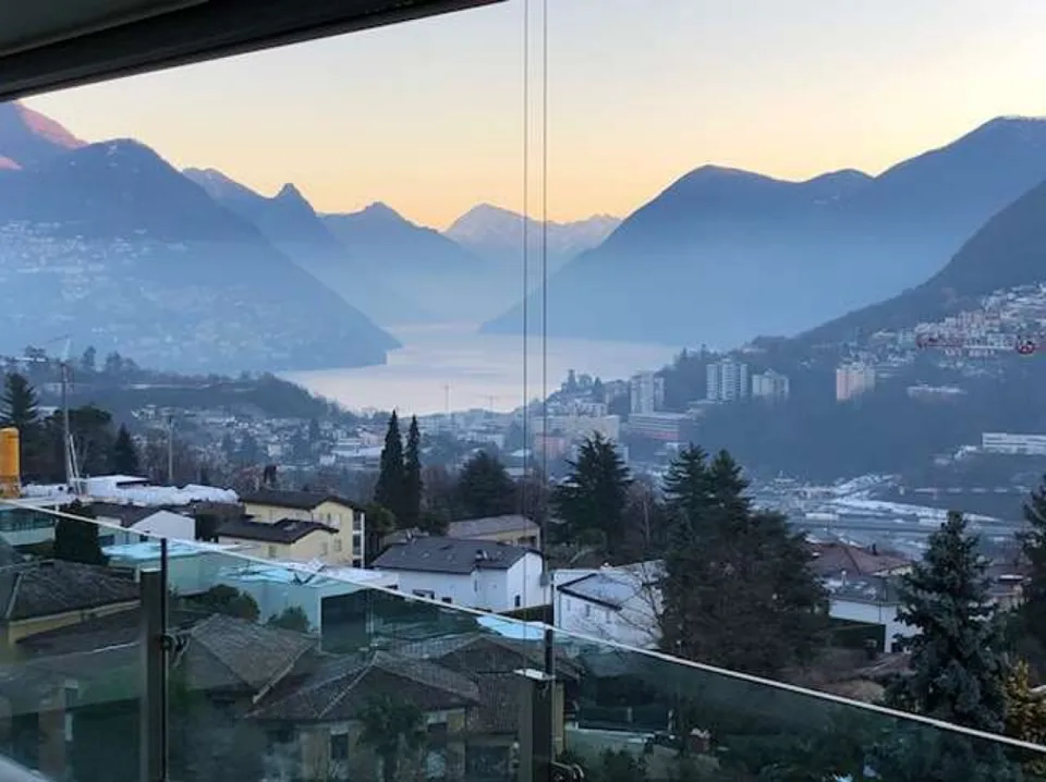 Fantastisches und geräumiges Duplex mit Blick auf den Luganersee