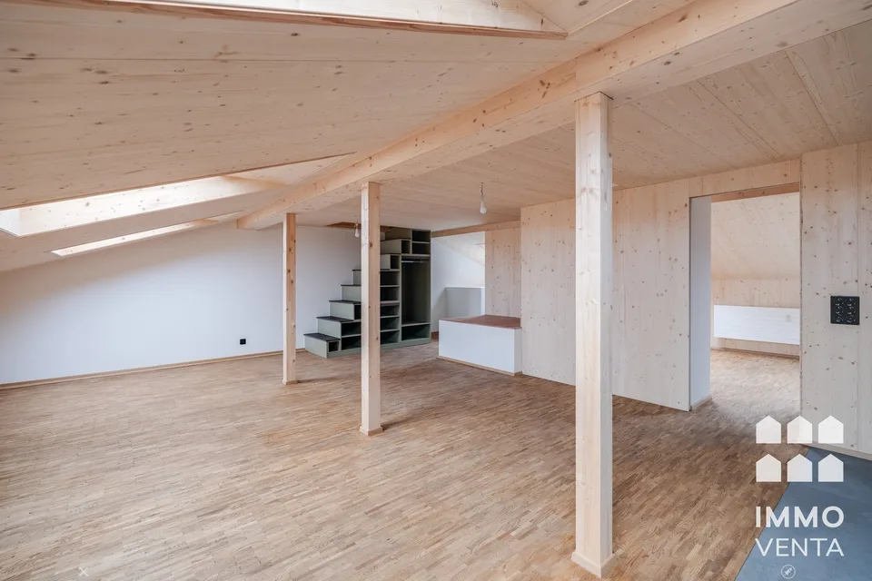 Exklusive 2.5-Zi.-Dachwohnung mit Terrasse in Biel | App. 2,5 pièces avec terrasse à Bienne