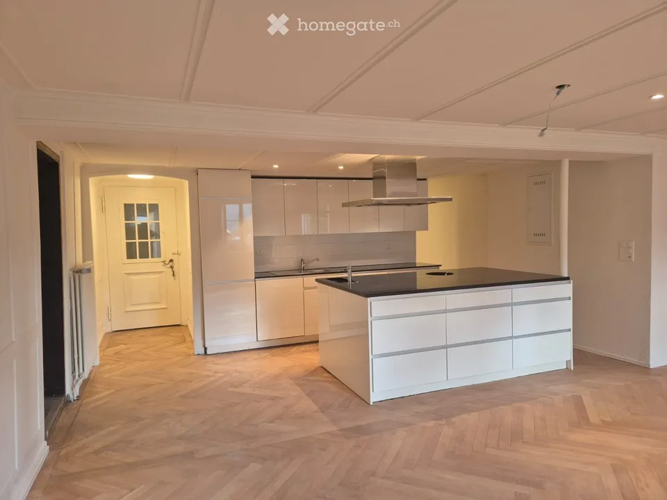 Neu renovierte 2.5-Zimmer-Wohnung mit Terrasse