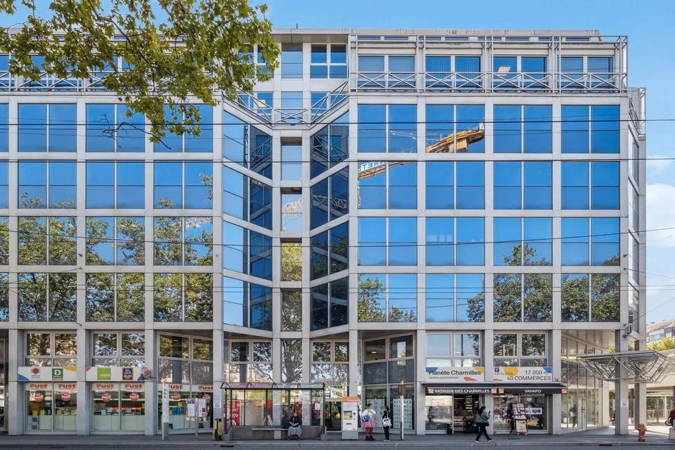 Surfaces administratives aménagées aux Charmilles