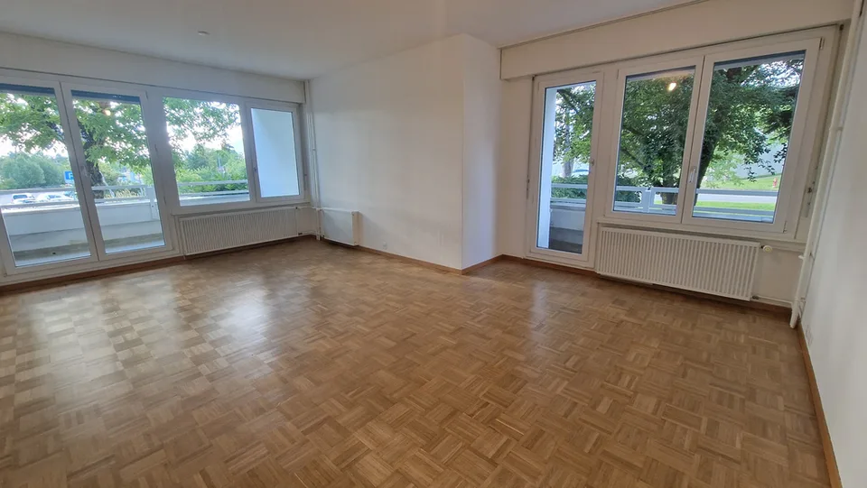BERNEX - grand appartement avec balcon