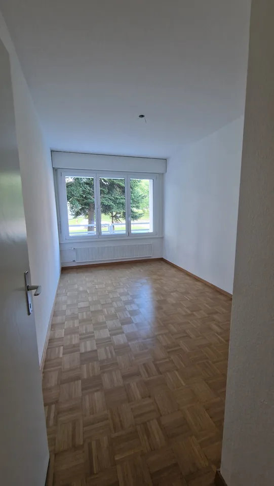 BERNEX - grand appartement avec balcon