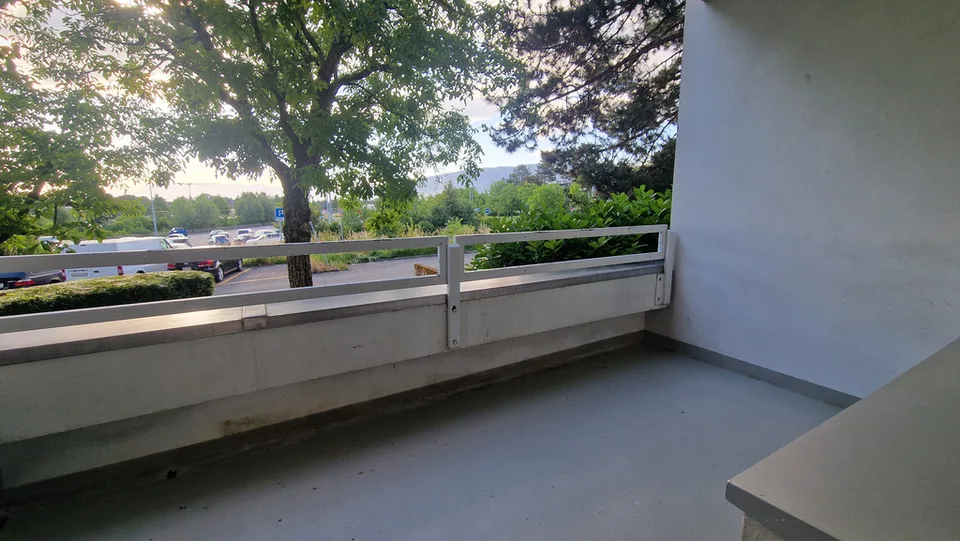 BERNEX - grand appartement avec balcon