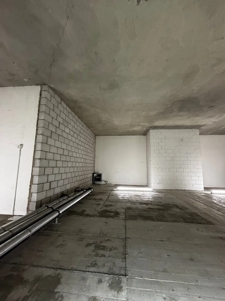 Locale per deposito o hobby direttamente alla stazione di Uster (72m², BG)