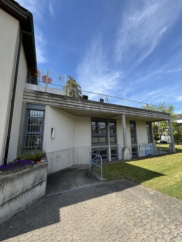 Spazio commerciale attraente con possibilità di utilizzo polivalente a Kriegstetten