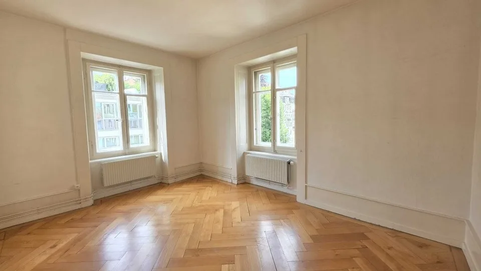 APPARTEMENT 3 PIECES AVEC BALCON PROCHE DES COMMODITES
