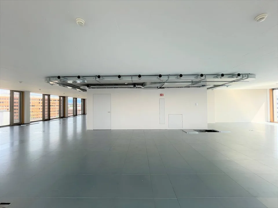 Modern and bright offices for rent in the airport sector