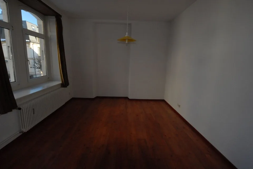 Appartement de 2 pces, ideal pour petit bureau, avec possibilité d'un garage