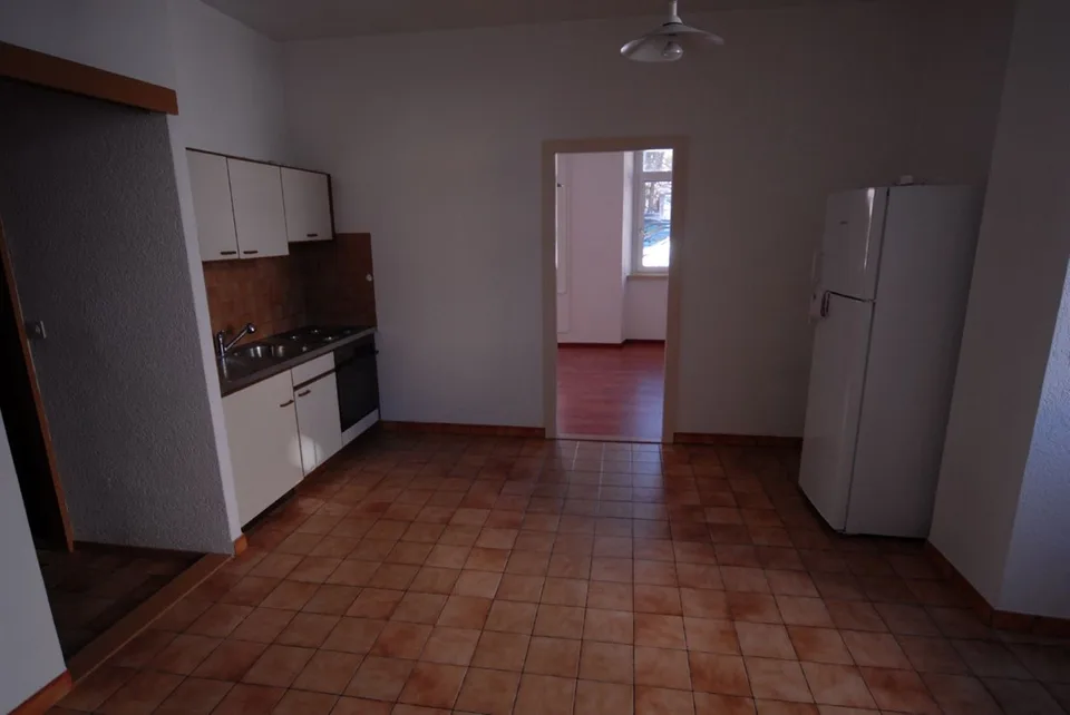 Wohnung mit 2 Zimmern, ideal für kleines Büro, mit Möglichkeit eines Garagenplatzes