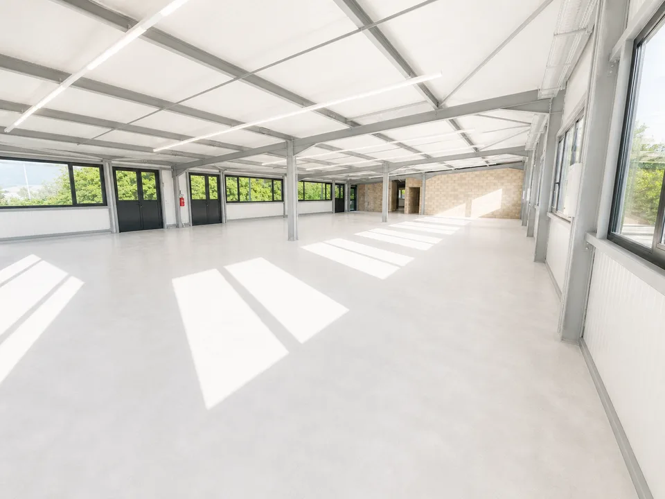 800 m2 Industrie-/Handwerksfläche in Landeron / Neuchâtel