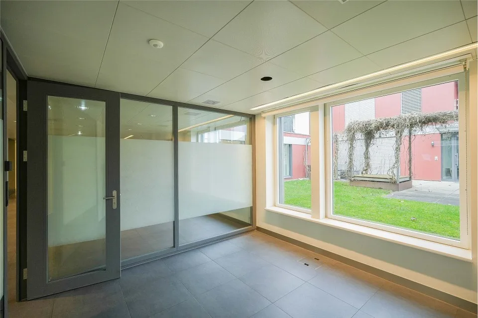 Dans un emplacement piétonnier de premier choix : magasin, cabinet, galerie, conseil - également des surfaces partielles possibles – photo 10 sur 14