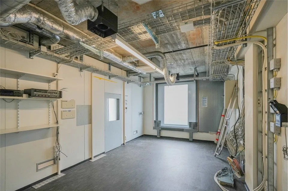 Dans un emplacement piétonnier de premier choix : magasin, cabinet, galerie, conseil - également des surfaces partielles possibles – photo 13 sur 14