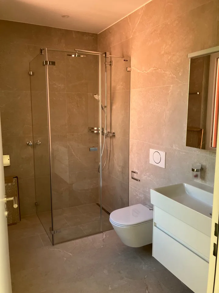 Dernier appartement attique 2.5 pièces avec vue sur la montagne à Waldenburg