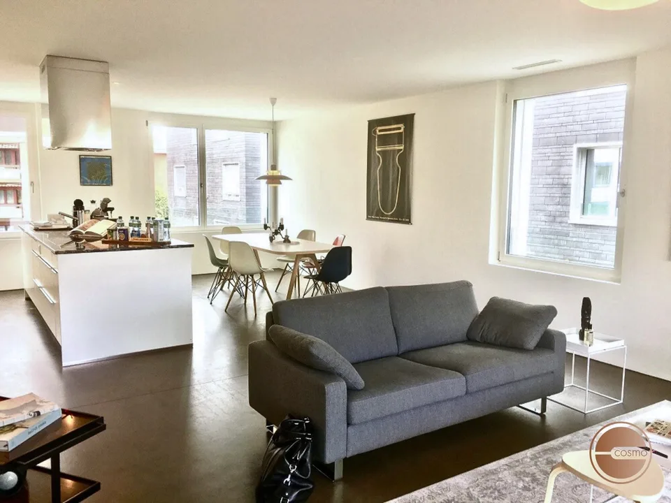STILVOLLES 4.5 ZI. APARTMENT MITTEN IN DER STADT / STYLISH 4.5 ROOM APARTMENT IN THE MIDDLE OF CITY