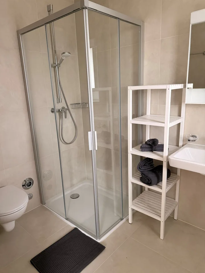 Furnished studio, bright and modern