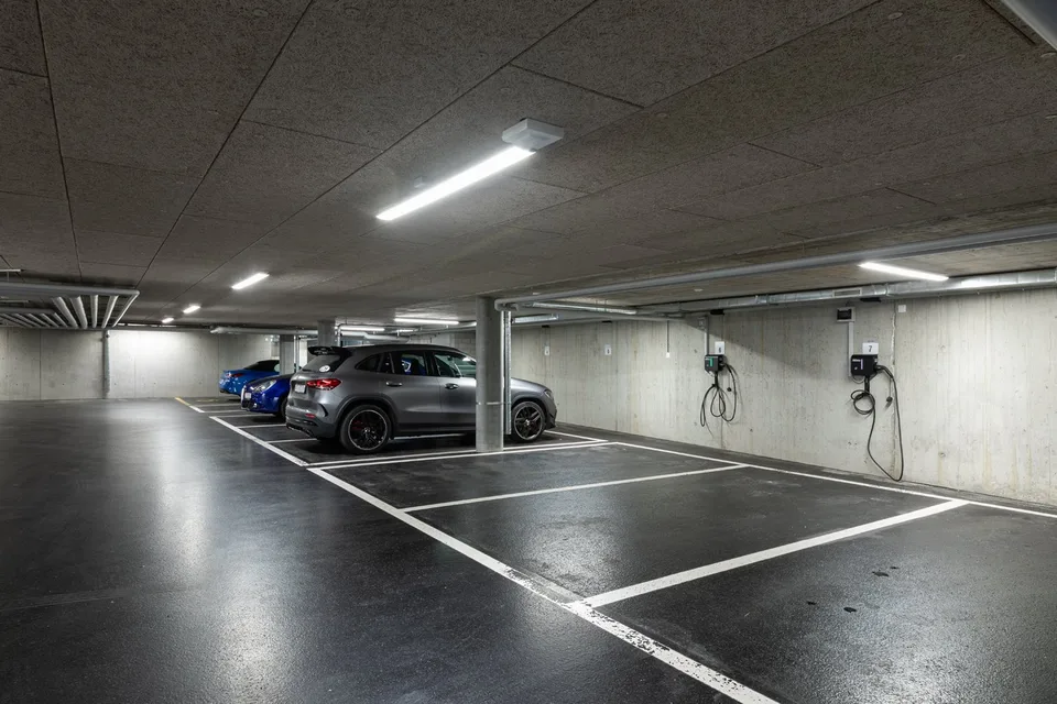 LUGANO, CORSO ELVEZIA 35 - AFFITTASI POSTI AUTO INTERNI
