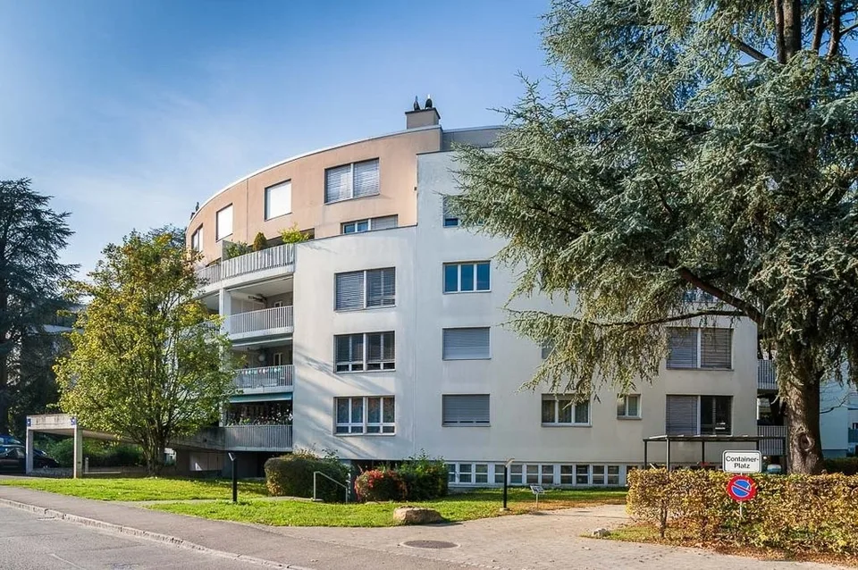 Autoeinstellplatz am Baselmattweg 139-145 per sofort zu vermieten