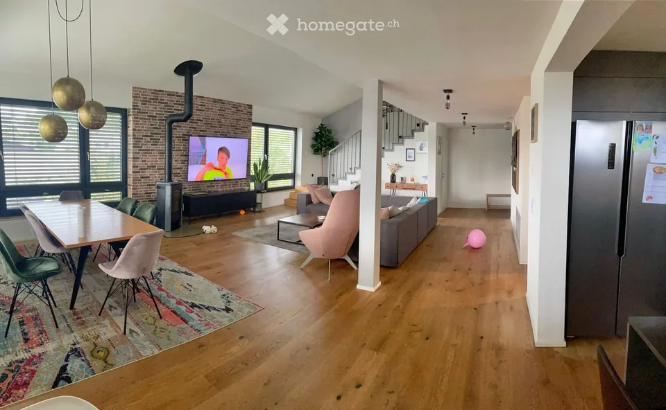 Superbe maison individuelle rénovée avec vue à Geroldswil au bord de la forêt