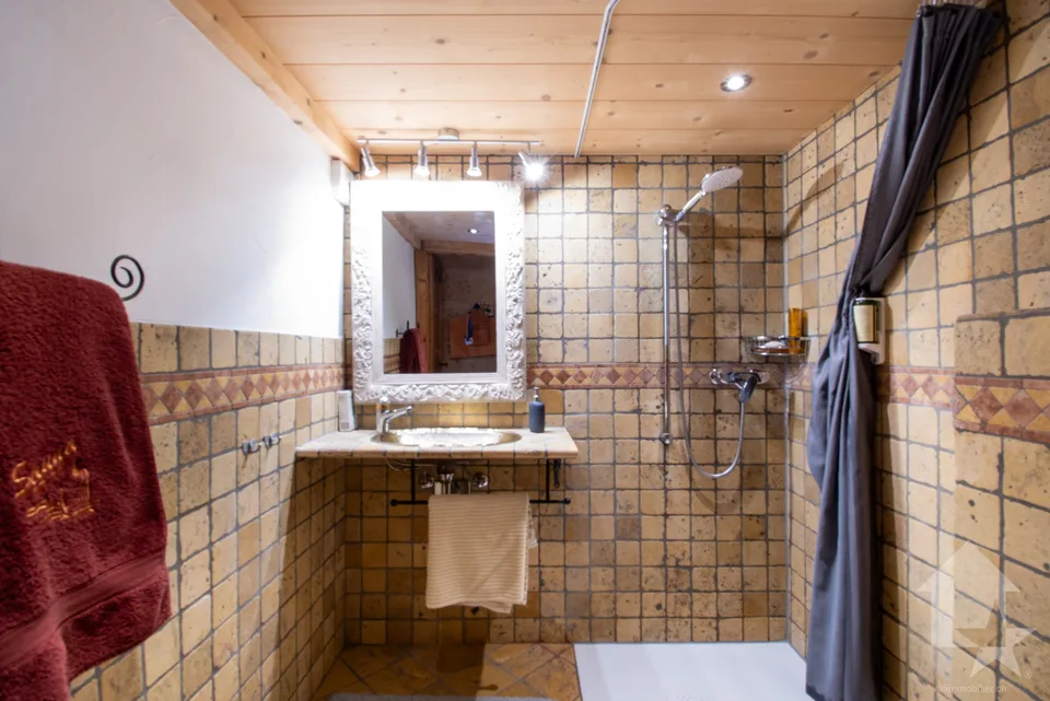 Val-d'Illiez, magnifico chalet di 3 appartamenti