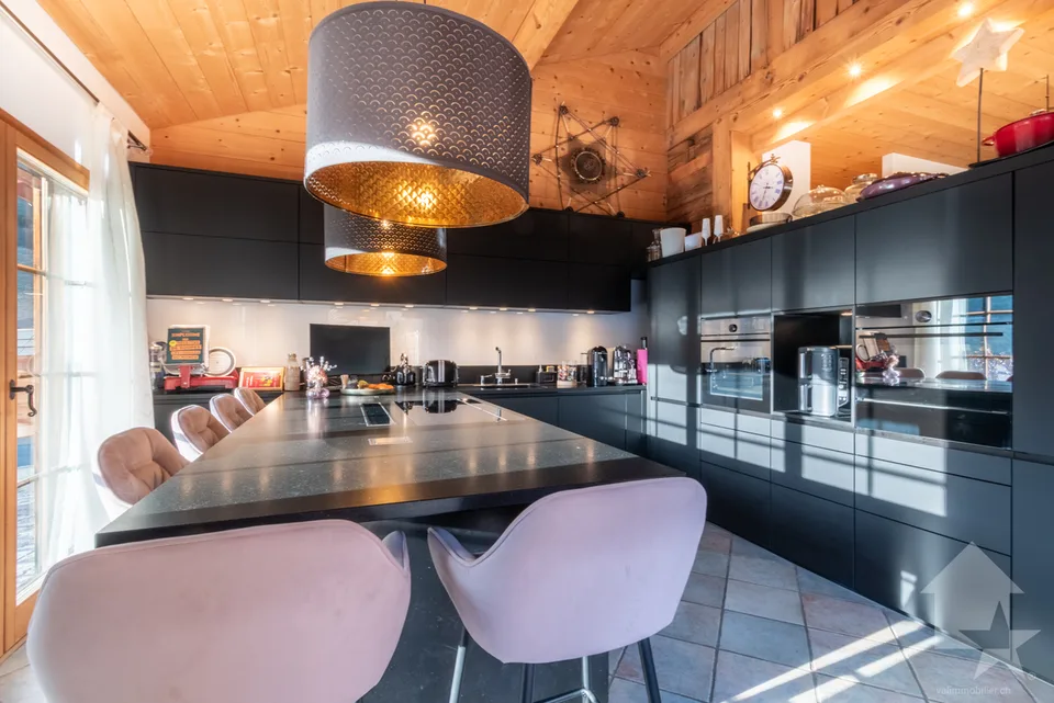 Val-d'Illiez, magnifico chalet di 3 appartamenti