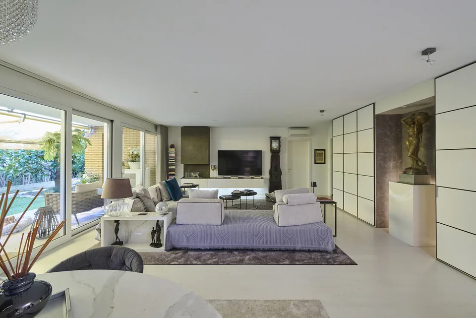 RESIDENZA NAUTILUS: Prestigioso 5,5 locali con giardino