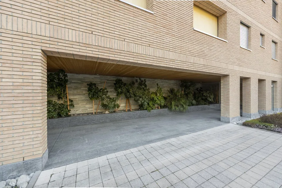 RESIDENZA NAUTILUS: Prestigioso 5,5 locali con giardino